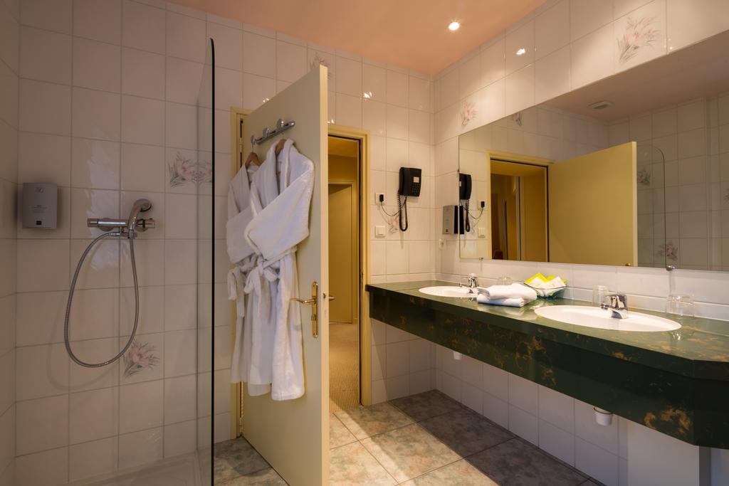 Auberge Du Lac, Sure Hotel Collection By Best Western Mesnil-Saint-Père Eksteriør bilde