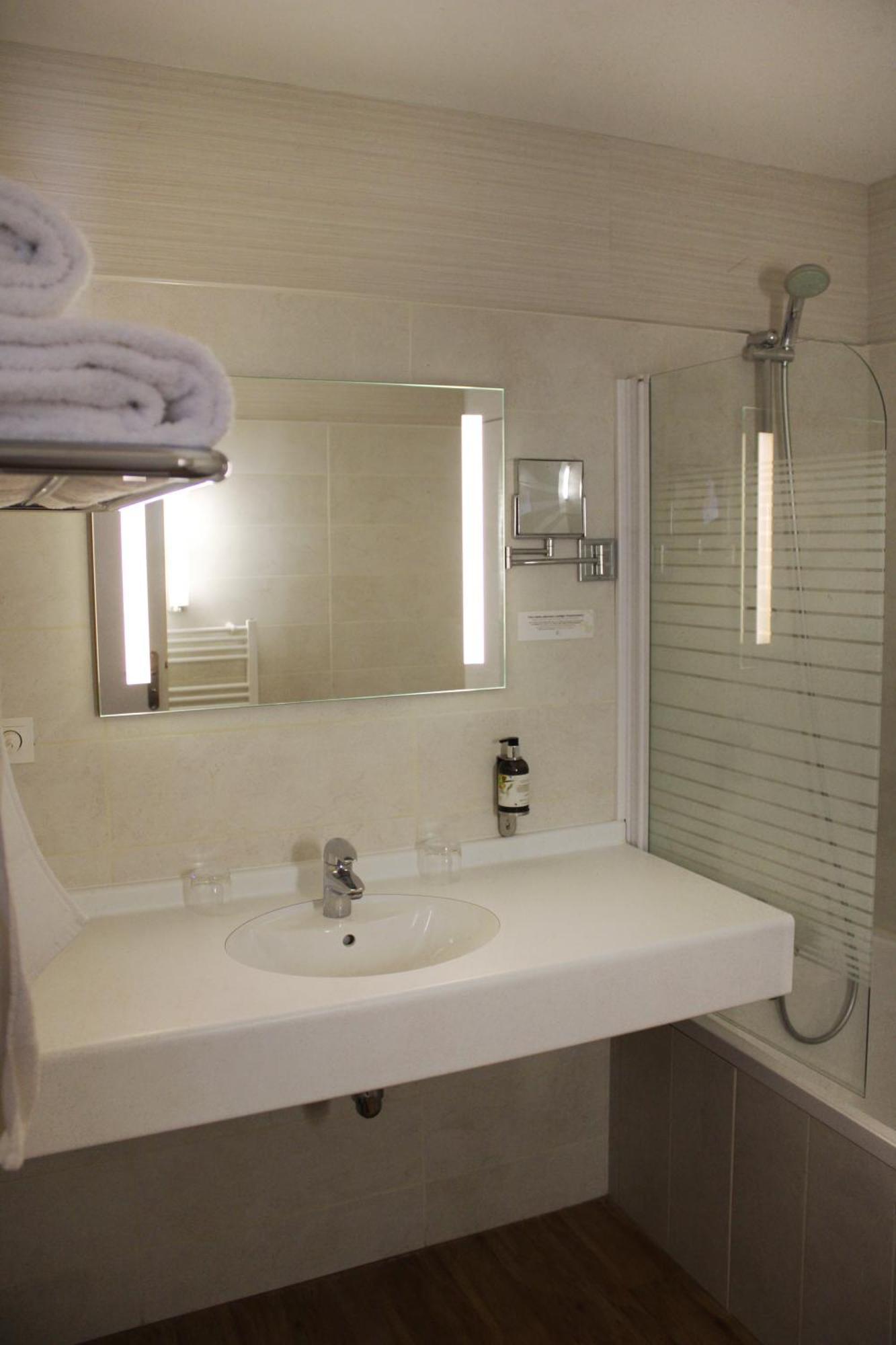 Auberge Du Lac, Sure Hotel Collection By Best Western Mesnil-Saint-Père Eksteriør bilde